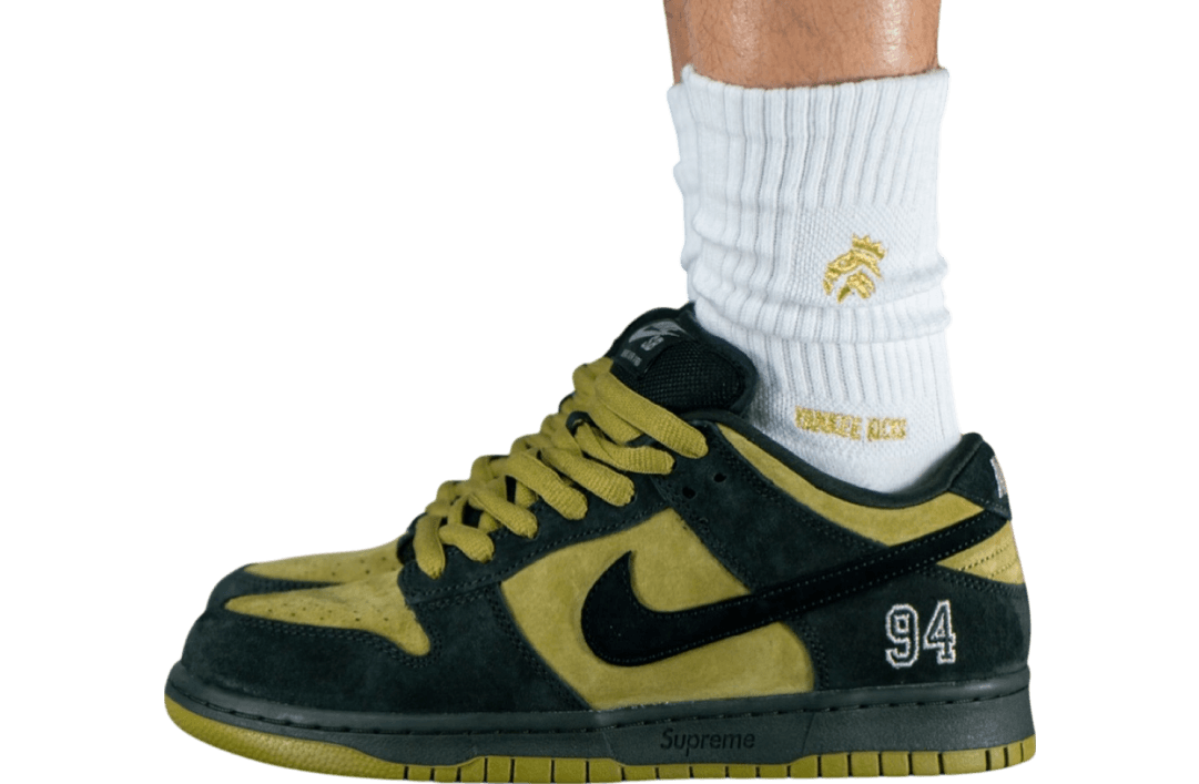 Supreme x Dunk Low SB 'Camper Green'