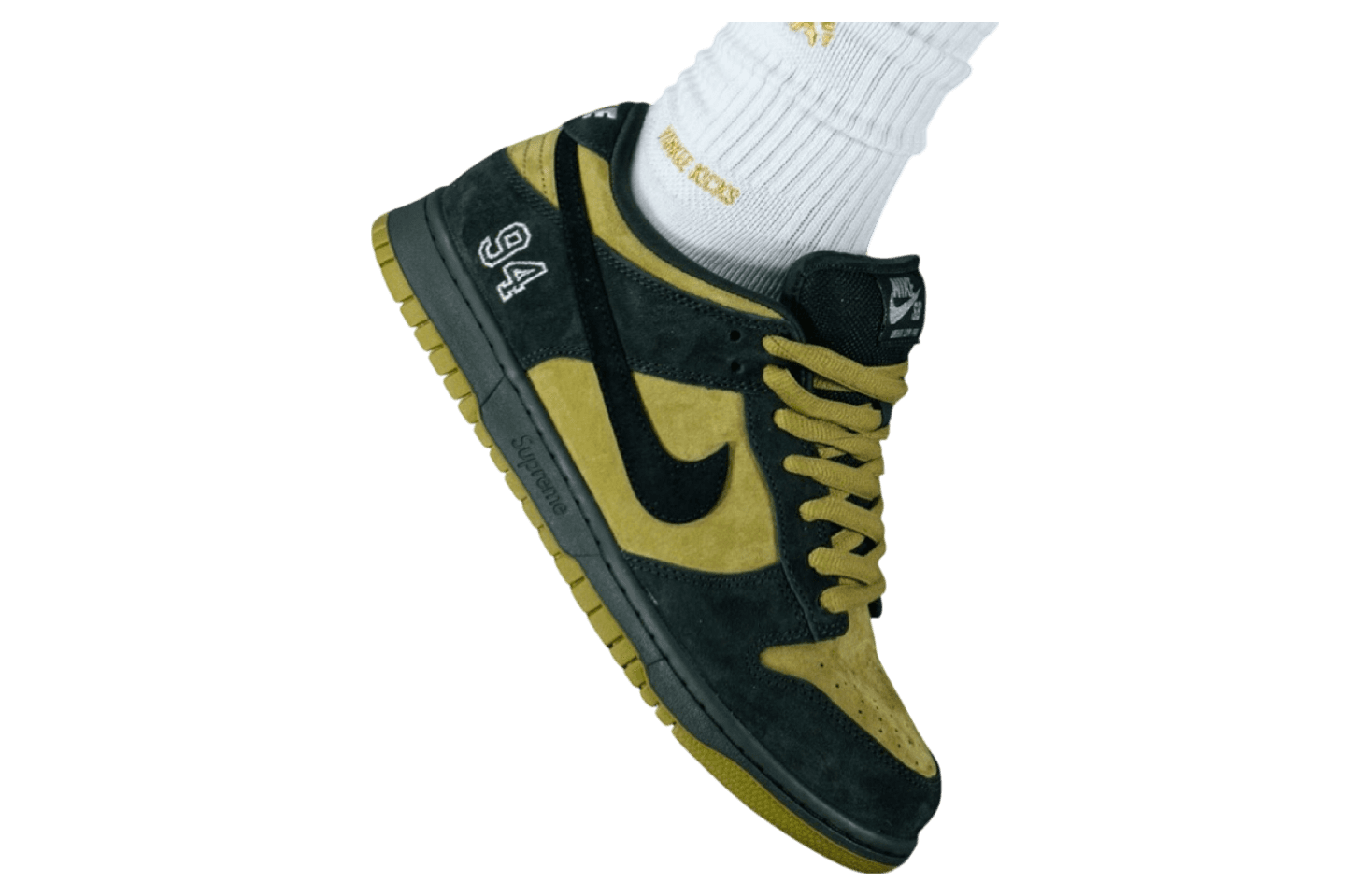 Supreme x Dunk Low SB 'Camper Green'