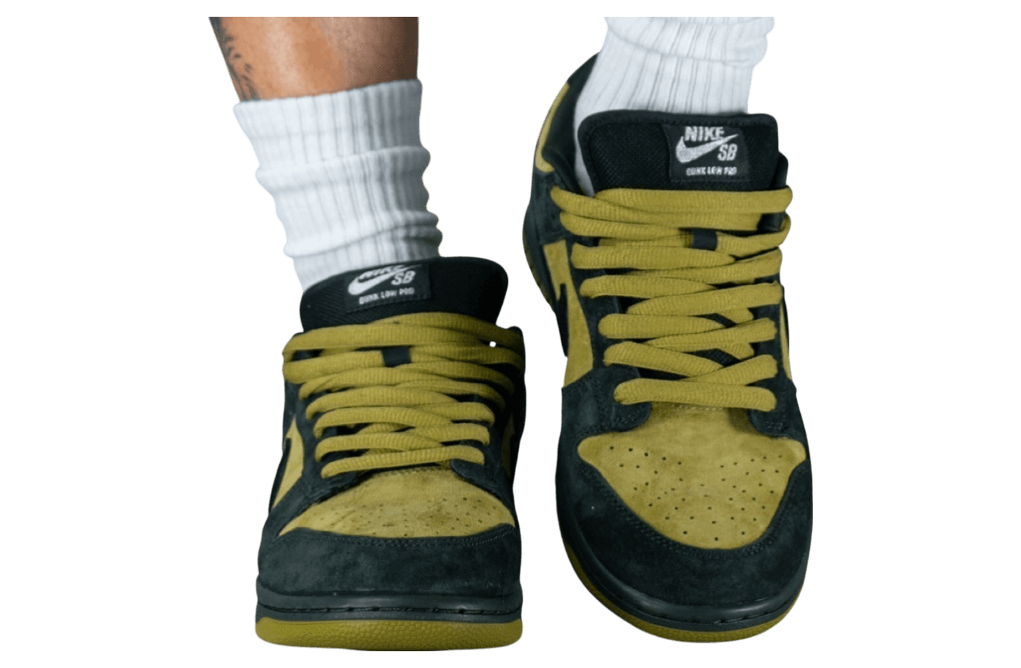 Supreme x Dunk Low SB 'Camper Green'