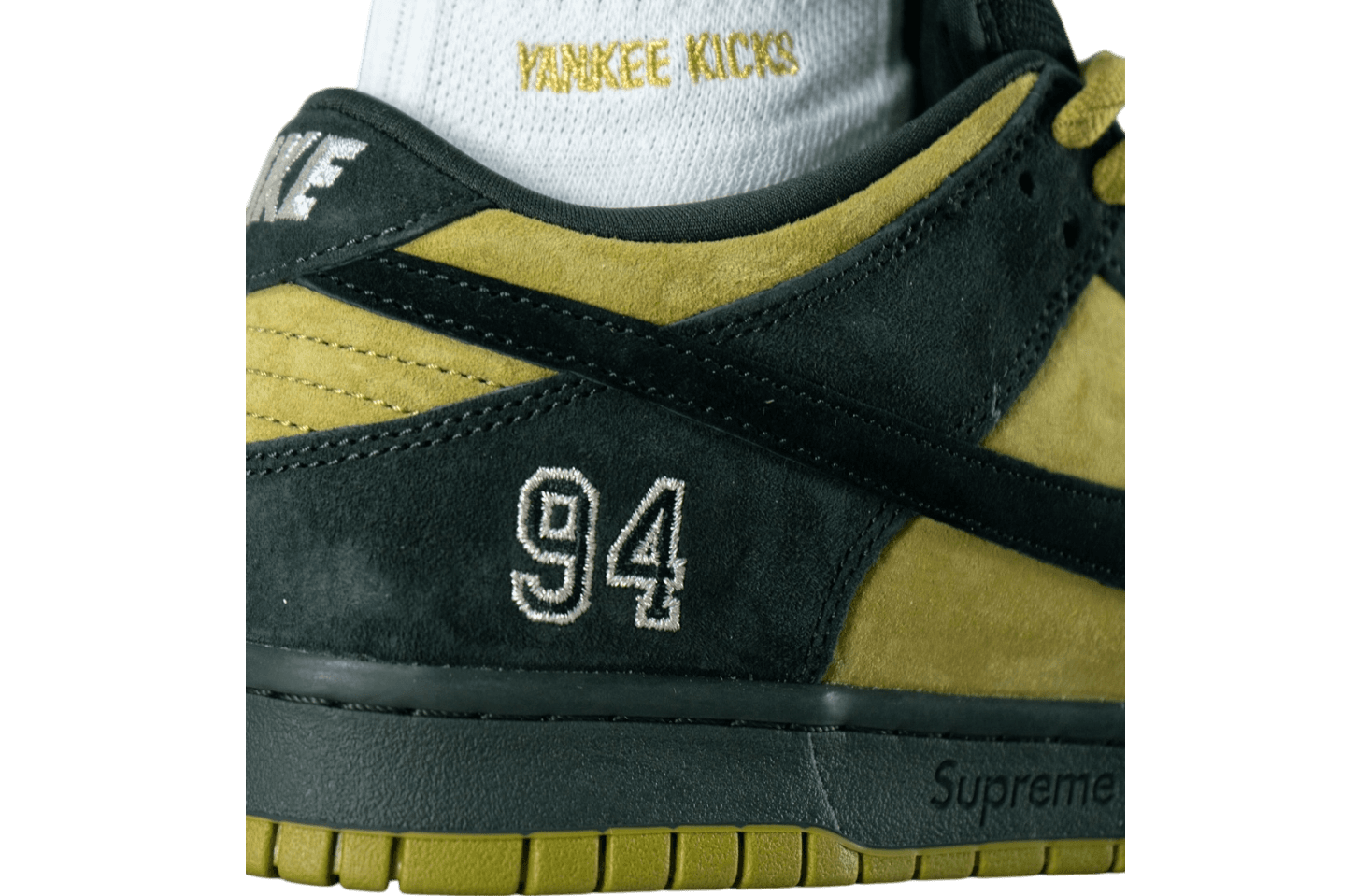 Supreme x Dunk Low SB 'Camper Green'