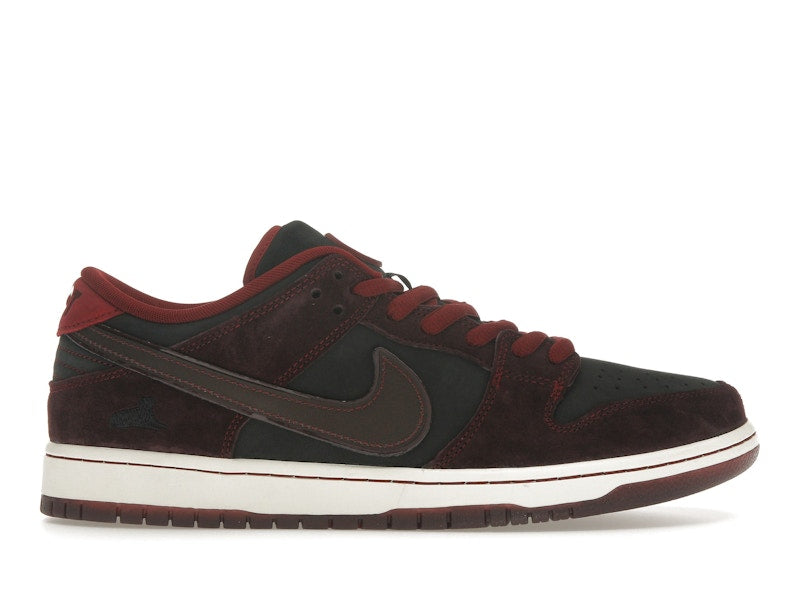 Nike SB Dunk Low Riot Skateshop (Special Box)